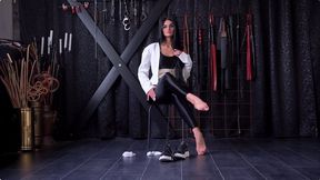 Superhottie With Luxury Sneakers (HDTVWMV) – Lady Mila