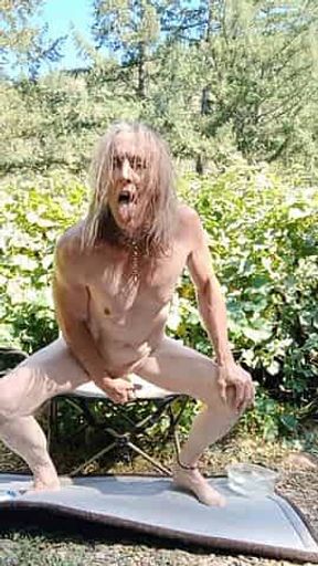 Sammyboy58 masturbating in the garden !