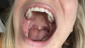 Giantess spends 10 minutes eating you VORE POV