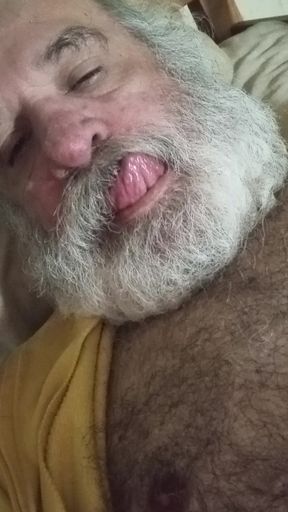 DIRTY OLD MALE HAIRY STRONG WITH PENIS MACRO VERY THICK MILK