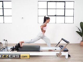 BRAZZERS - Hot Ryan Reid Gets Her Constricted Cunt Stretched In A Hardcore Fitness Session With Victor Ray’s Assist