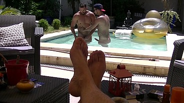 2271 mon pote Enzo RIMENEZ baisé par mon pote dans la piscinetrop bon de ...