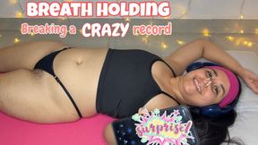 Chubby babe breaking eight minute breath holding record with noseclip and having belly contractions