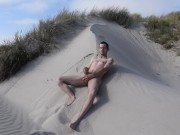 Wank and cum in the dunes
