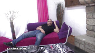 Adam üçlüde büyük götlü orospuyu götünden sikiyor