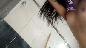 Amateur babe fucked hard before taking a bath