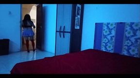 UNA HISTORIA DE TERROR - el hombre de blanco | Video porno de terror con tem&aacute_tica de Halloween-chupa una gran polla y termina follando