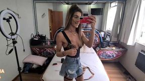 paloma veiga fazendo putinho mamar sua piroca grande dentro do carro