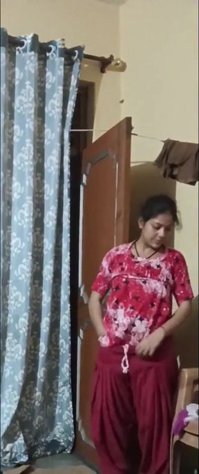 Beautiful Bhabhi Night Dress Change