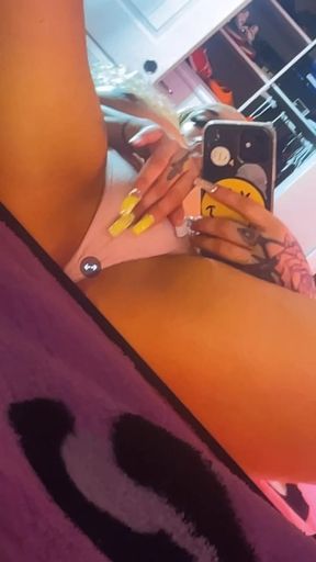 MY PUSSY GETS SOBWET WHEN I THINK ABOUT HER #LESBIANA #LESBIAN #STRAPON #EATMYASS