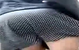 Espiando tangas en las gradas