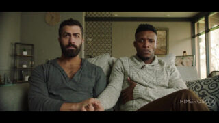 Andre Donovan leitet eine ungeschützte, interrassische Orgie mit Adam Ramzi, Max Adonis und Ricky Roman, die Schwänze, Küsse und Samenergüsse austauschen.