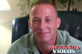 Stud shows off his tattooed chiseled body and jerks off hard