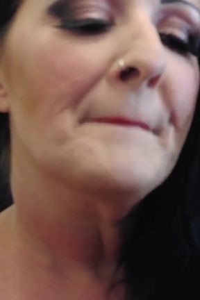 Red lipstick duck lips pouting