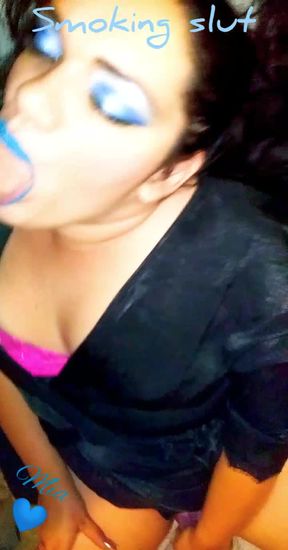 SMOKING SLUT