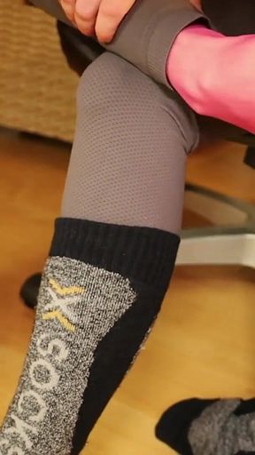 Sock Removal & Clog Shoeplay Under the Desk - Grey Leggings, Pink Clogs & Nylons