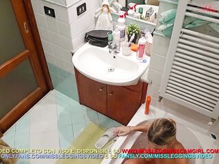 ANTEPRIMA: lezione perversa della matrigna al figliastro guardone.