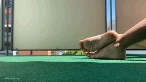 SUNBATHING FEET ON A BALCONY - MOV HD