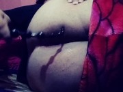 Femboy juega con sus bolas anales mientras estoy solito en casa