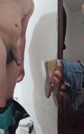 My Comadre's Whore Gives Me Her Ass at Work Without Any Remorse.