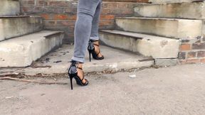 guaei Aleksandra in high-heeled sandals (wmv-HD)