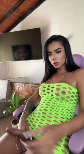Amateur GF gives a blowjob