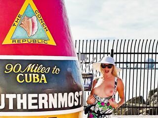 Public Flashing & Nudity makes u free