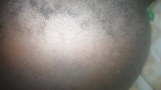 インドのゲイ、大きな黒いチンポでアナルファック