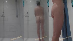 viens vite me rejoindre dans la douche