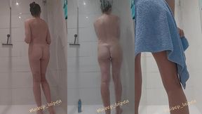 viens vite me rejoindre dans la douche