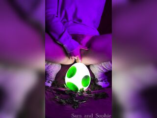 Gamer Beauty in cute socks pissing on yoshis glowing Egg