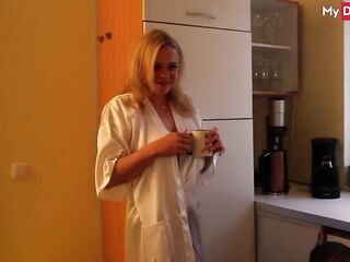 Sexy & Hot mother I'd like to fuck GinaTomic Teases And Sucks The Handyman - Mydirtyhobby