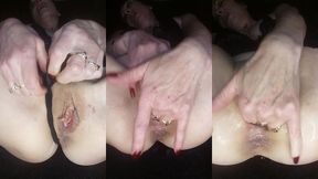 jouissance-squirt en body plumetis noir avec les doigts partout. clito chatte et...