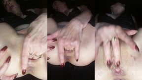 jouissance-squirt en body plumetis noir avec les doigts partout. clito chatte et...