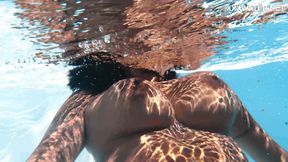 ”Very lustful big booty & huge tits Latin Yorgelis in the pool”