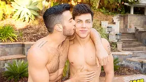 Kaleb Stryker Seduces Clueless Handyman in Hot First-Time Hookup – SeanCody