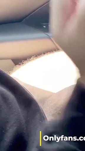 Wife Pays Taxi with a Blowjob. Taxi Driver Ejaculates in the Mouth While the Husband Watches. Wife Flash and Seduce in a Taxi