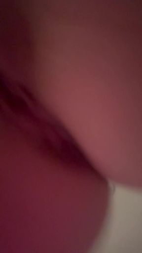 Amateur onlyfan exposes her tasty booty for fans