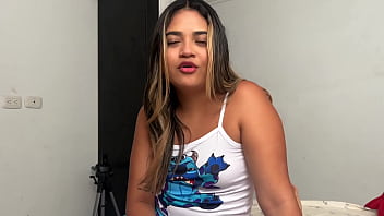 Padrastro la ayuda a cumplir su fantas&iacute_a