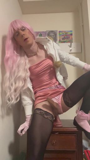 Jess Silk Rides Dildo