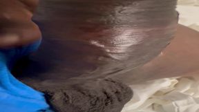 quiero que alguien se siente, encima de mi