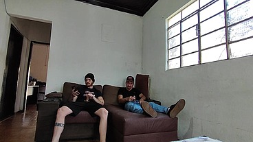 Carlos Urach e Carmona se masturbando juntos