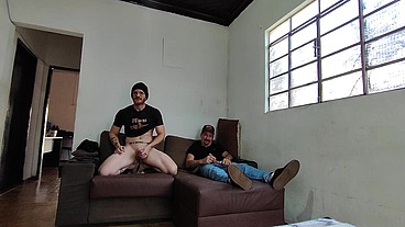 Carlos Urach e Carmona se masturbando juntos