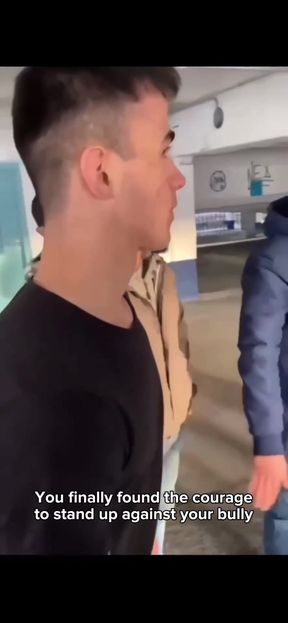Ignorant brown coyote gives sloppy blowjob