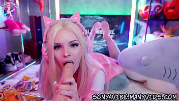 4K Gamer Girl Is Hungry For Your Cum