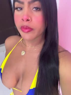 The passion of Colombia live in my room 🇨🇴 Let’s get wild