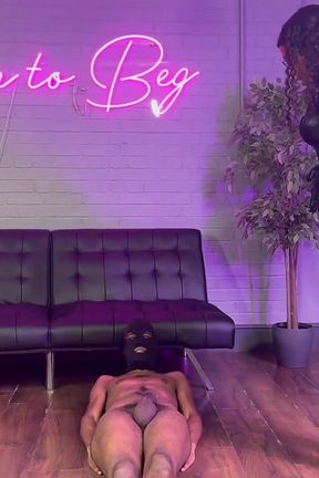 Goddess Luna - 1st Time Squish (hd 1080p)