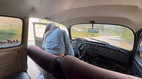 kalinda drives volkwagen beetle