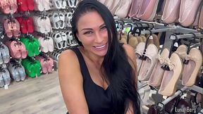 FOOTJOB for a stranger: He bought a HOT MILF shoes and she SATISFIED his desire to CUM on her FEET