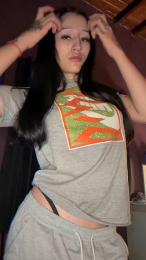 Amateur with big tits and ass shows off her stuff